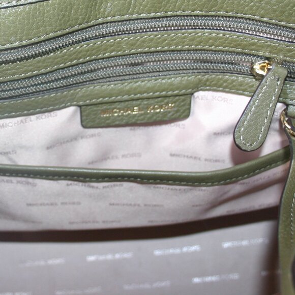 Michael Kors Olive Green Leather-like Shoulder Purse B-206 - Picture 11 of 13